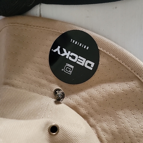 BAD Bunny Canvas Bucket Hat - Picture 3 of 4